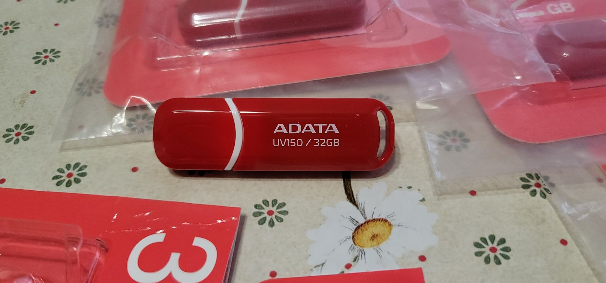 Флашка Adata с Windows 10 или 11