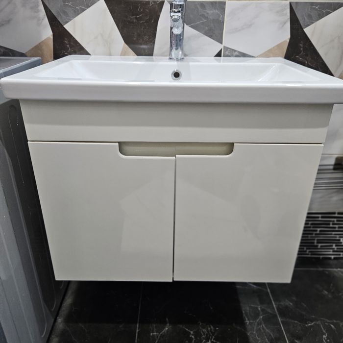 Продается настенная тумба с раковиной