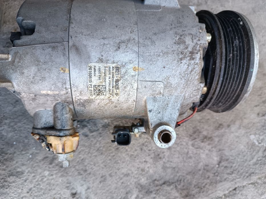 Vând compresoare ford