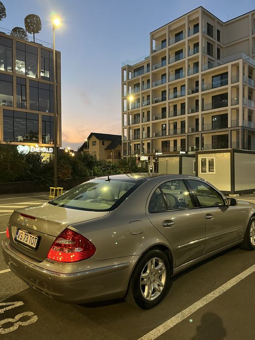 Vând Mercedes-Benz E220 W211