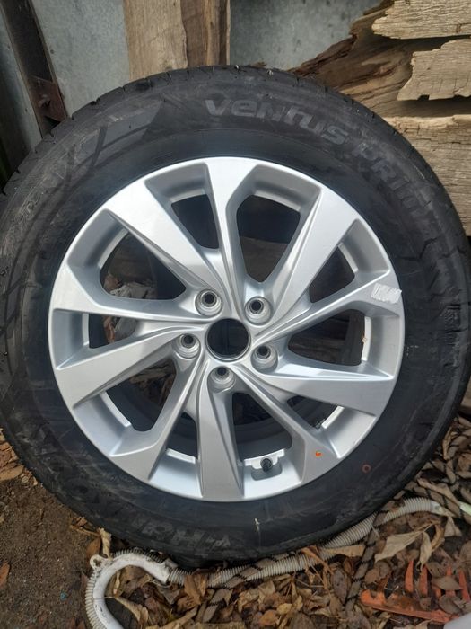 Продам запаску на хундай туксон сантафе