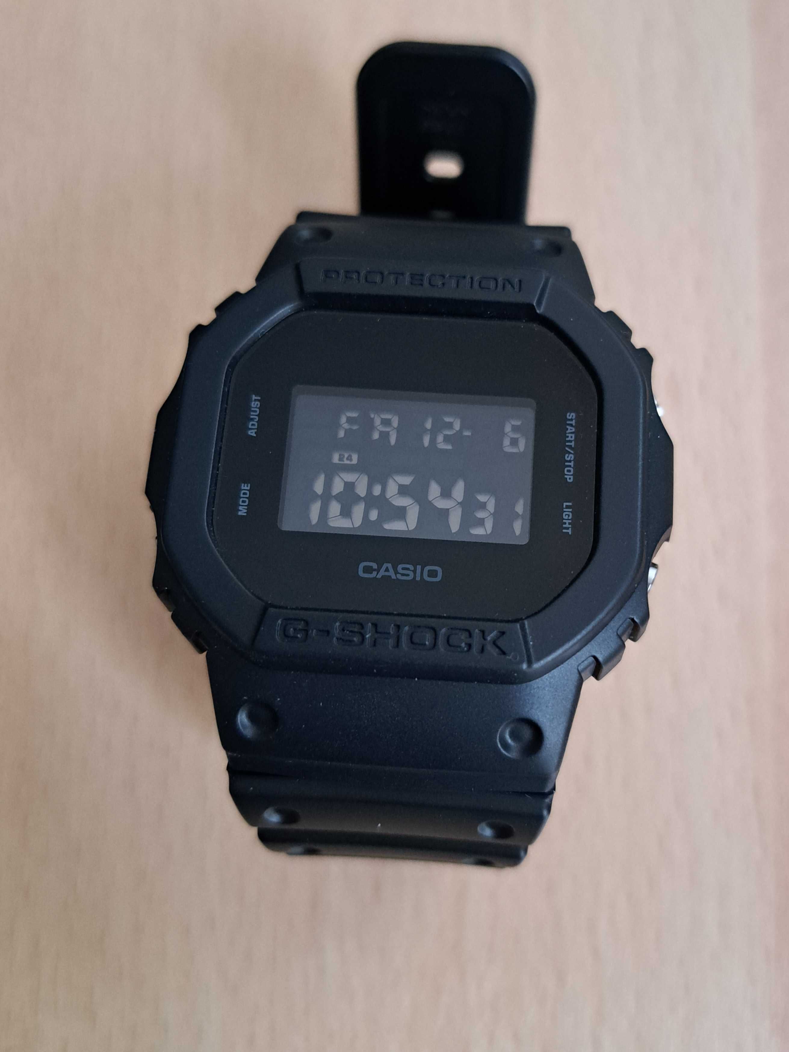 Часовник CASIO G-SHOCK DW-5600BB-1ER