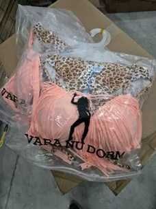 19 Costume de baie noi, lichidare de stoc