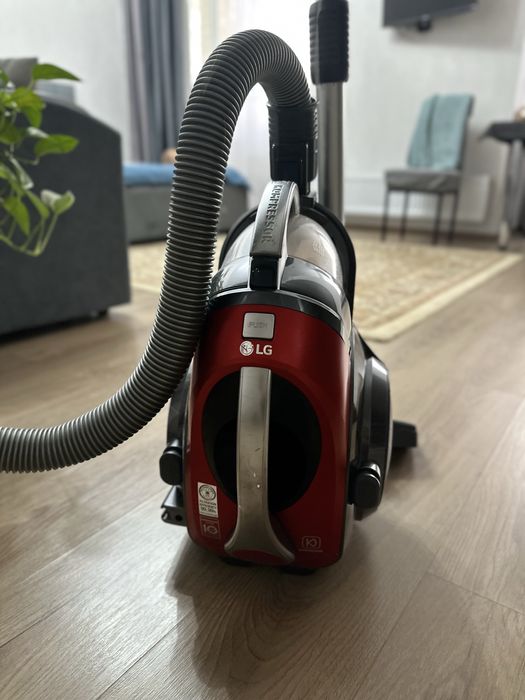 Пылесос     LG б/у в хорошем состоянии