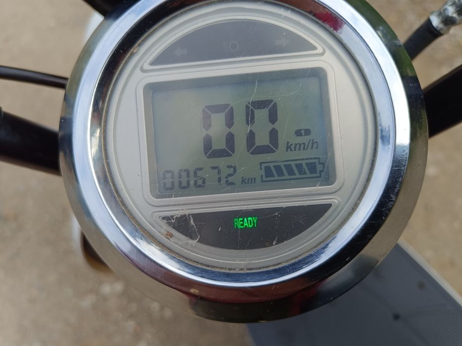 Vând motoscuter electric Volta 2000w