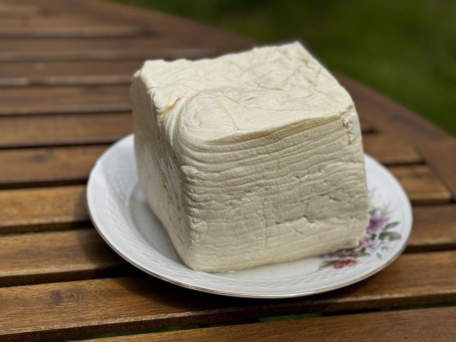 Vand branza de vaca grasa in Novaci