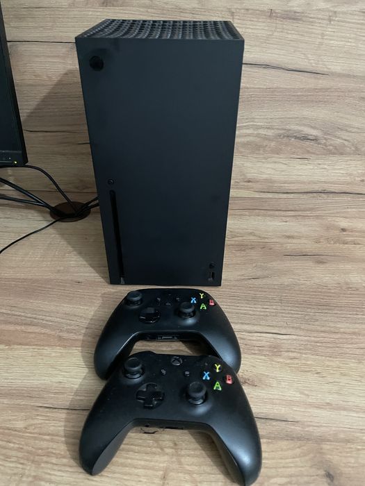Xbox series x+2 controllere