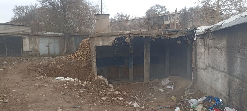 Noturar bino biznes uchun sentirda 21 makta orqasida