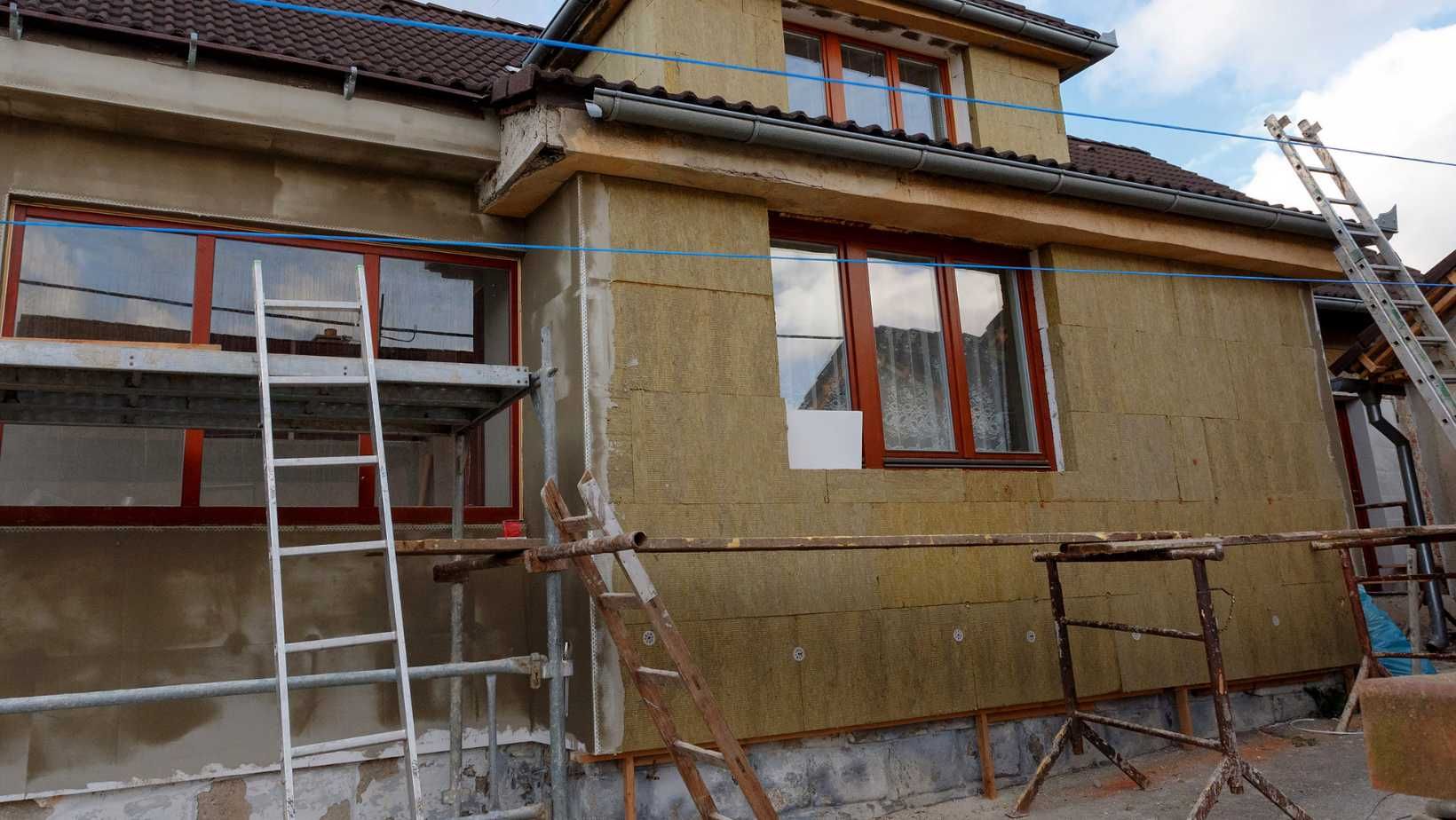 Firma constructii case la rosu/gri/cheie