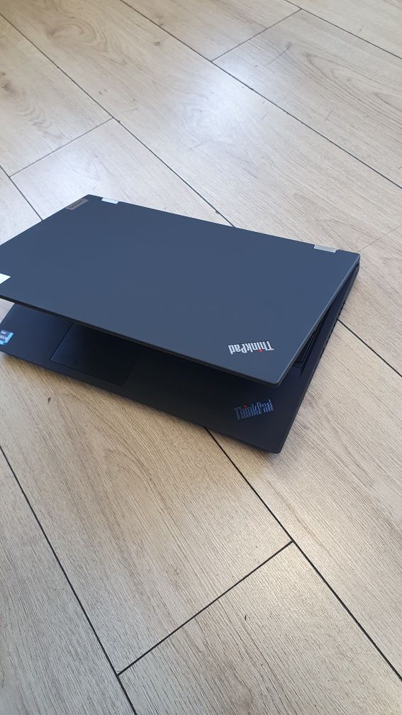 Amanet F28: Laptop Lenovo ThinkPad P15 XEON Gen 2 1TB NOU!