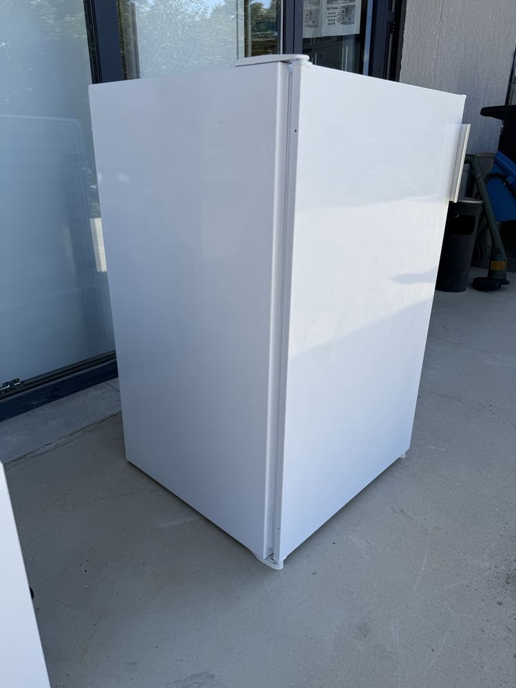 Малък хладилник Gorenje