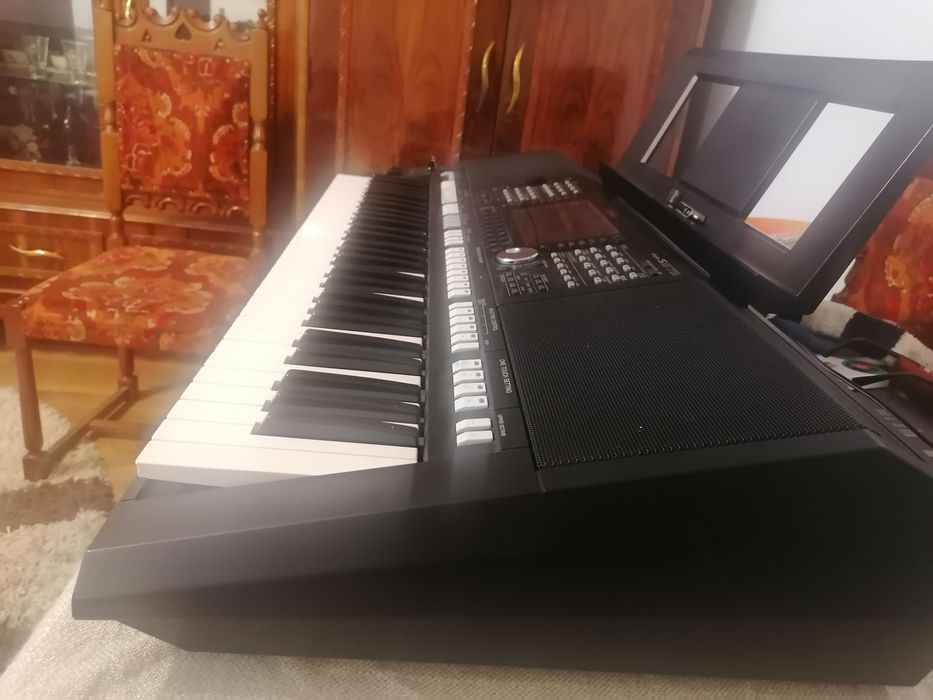 Orga Yamaha PSR S975