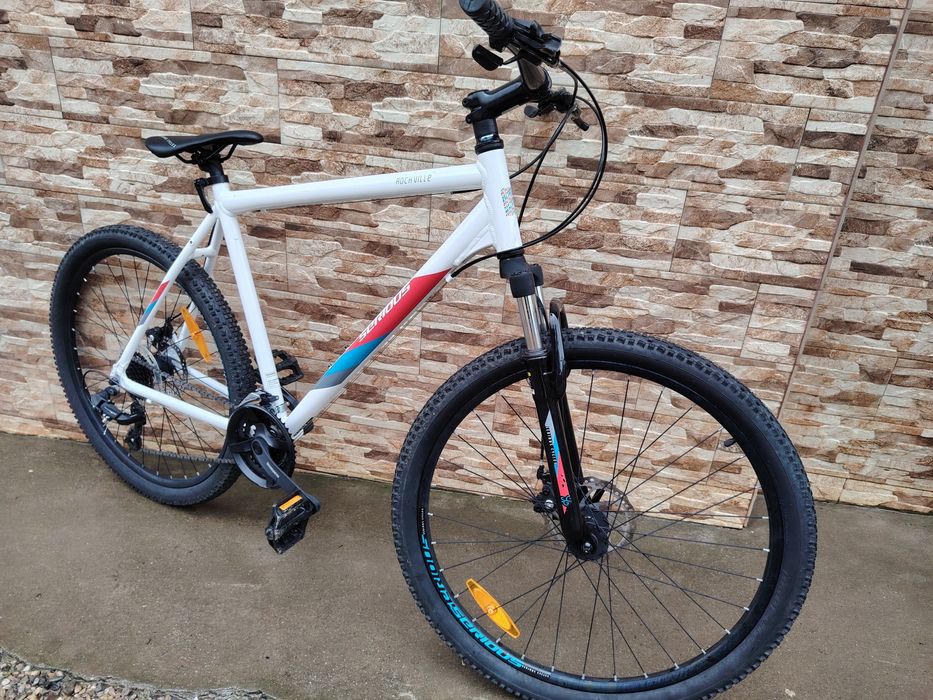 Vând bicicletă nouă