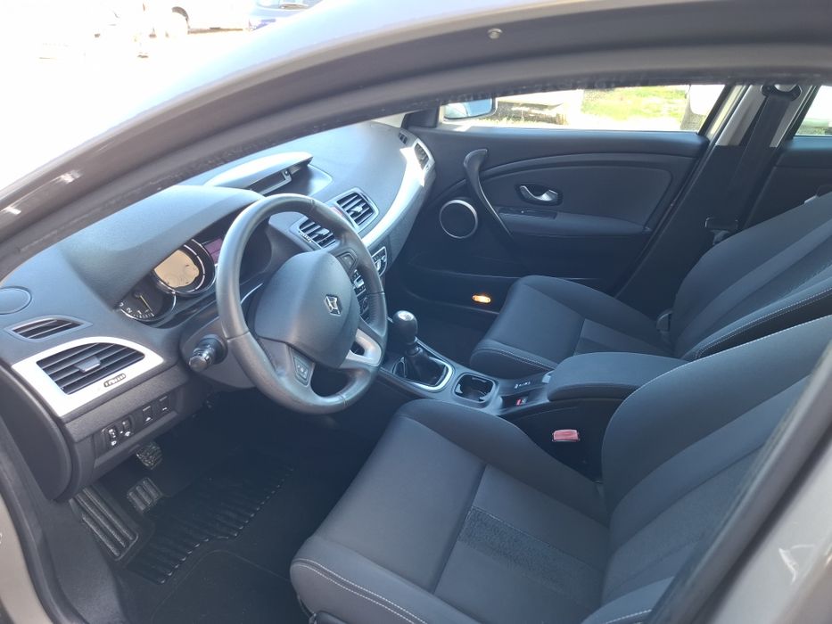 Рено Меган бензин 150к.с