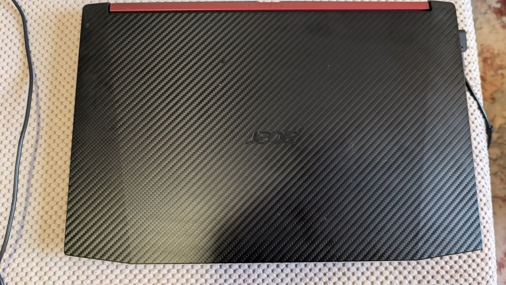Acer Nitro 5 (AN515-52)
Кратко описание
Снимки