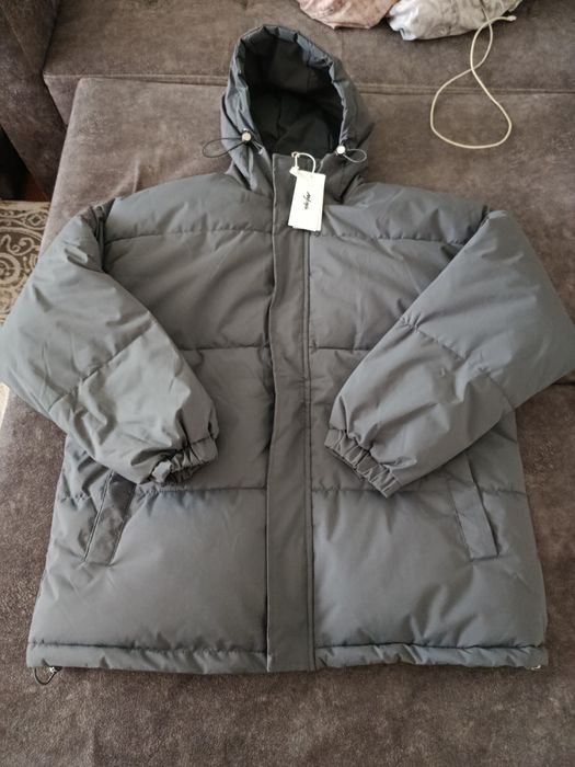 Продам куртку новую