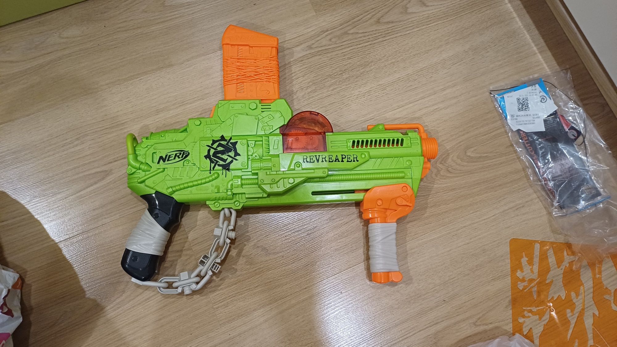 Nerf Бластери и аксесоари