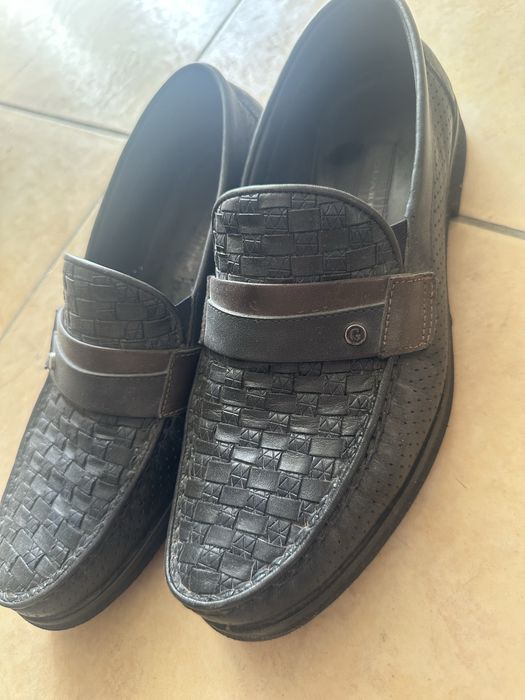 Oyoq kiyim erkaklar uchun