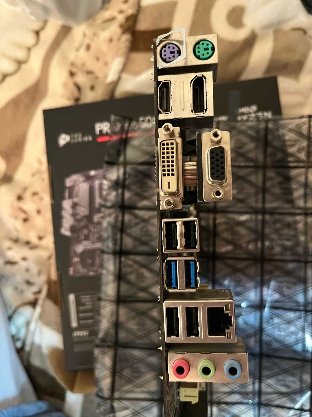 Материнская плата: B85M-E, процессор:i5-4460, Озу: DDR3 1600 МГц 16 ГБ