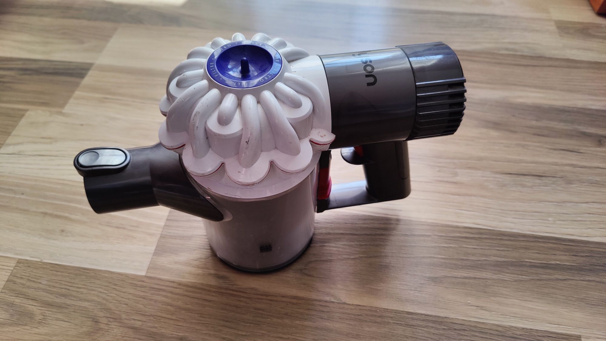 Dyson DC62 прахосмукачка