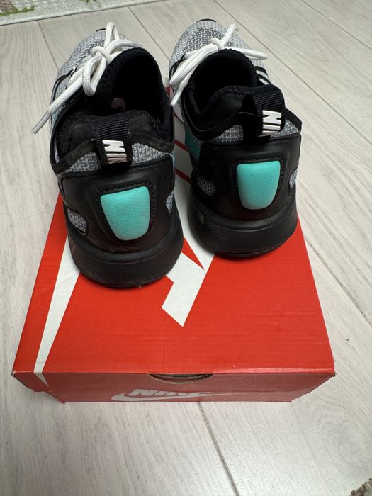 Nike duel racer маратонки 42,5 EUR