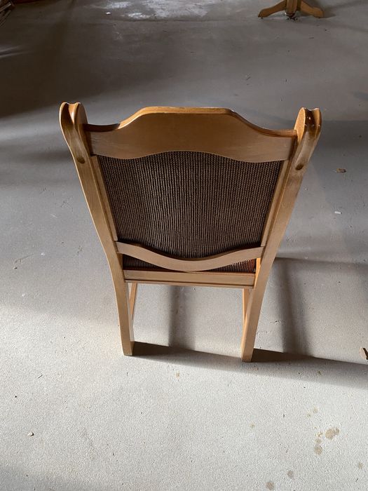 Set 6 scaune si masa  dreaptalemn extensibila /200x110