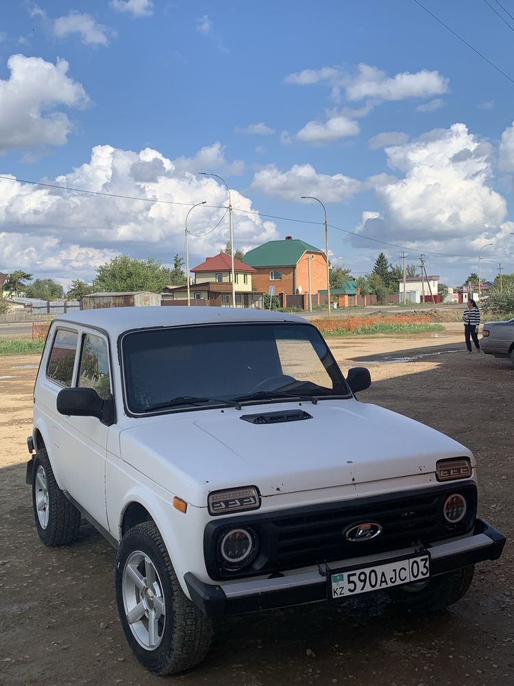 Продам ниву инжектор