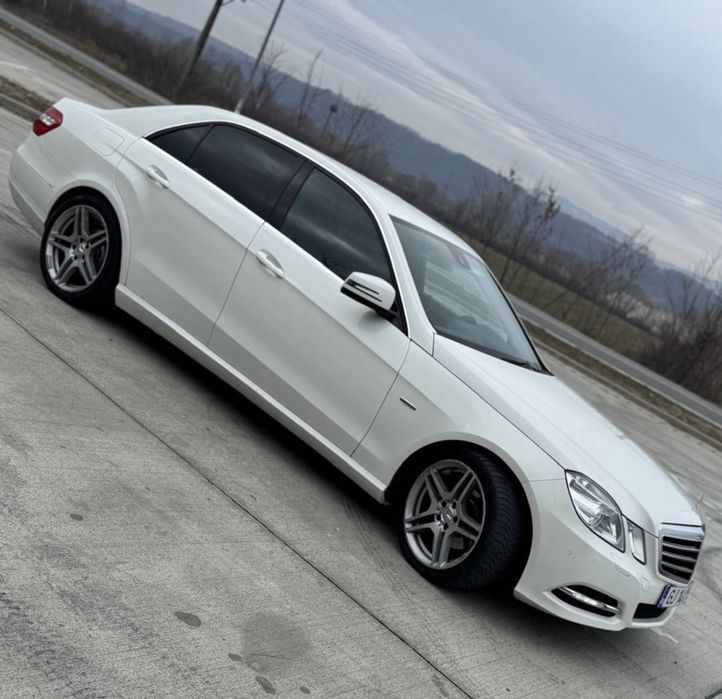Mercedes-Benz E CLASS W212 Avantgarde. Posibilitate RATE !!