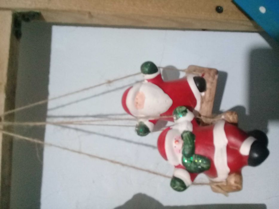 Продам новогодние статуэтки