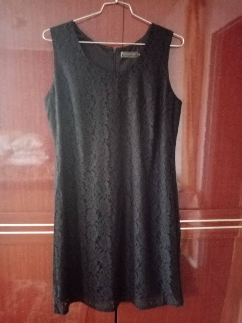 продам платье чёрное, новое, гипюровое.