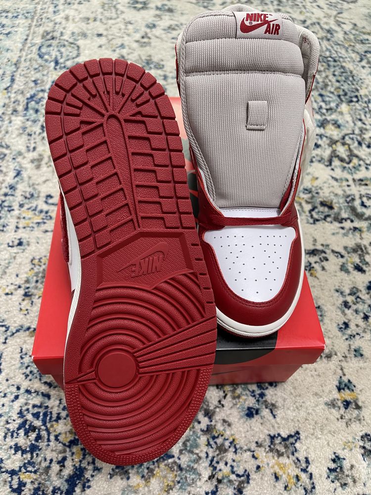 Nike Air Jordan 1 High Varsity Red 42