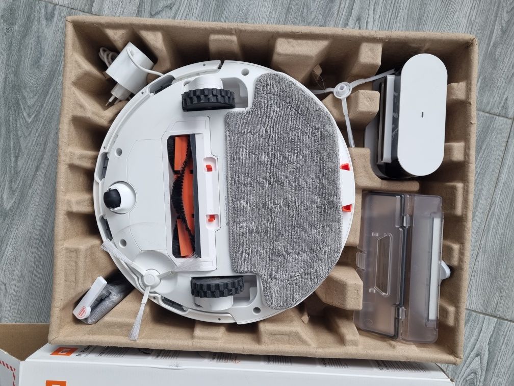 Vând Robot de aspirare Xiaomi Mi Mop PRO