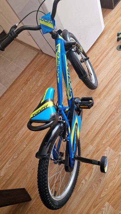 Велосипед колело 20" с помощни колелца