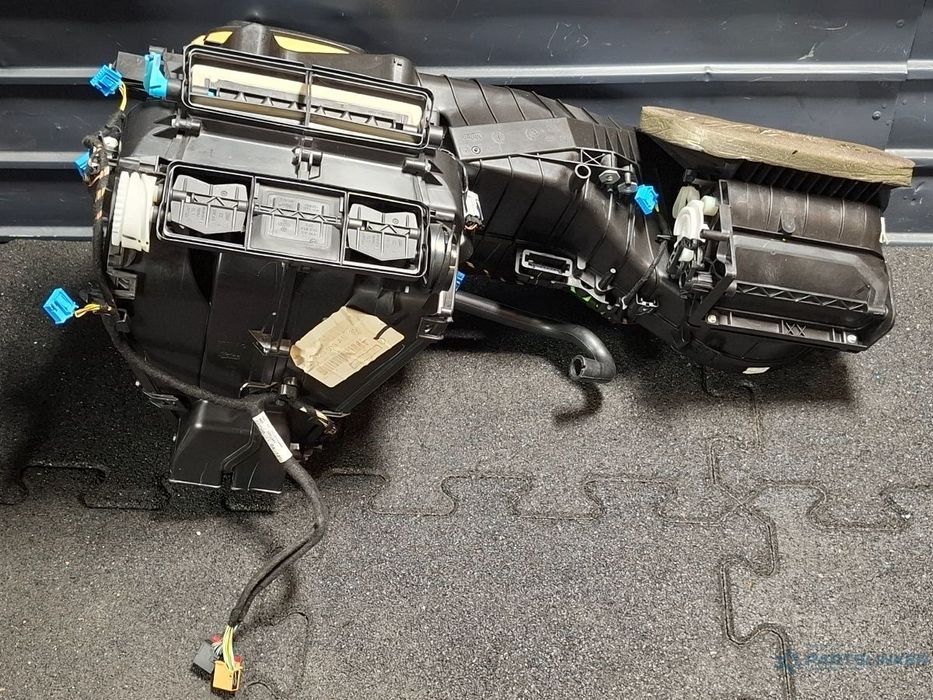 Carcasa aeroterma VOLKSWAGEN JETTA IV 162, 163, AV3, AV2 2012 1.6 TDI CAYC 77KW|105HP 2012