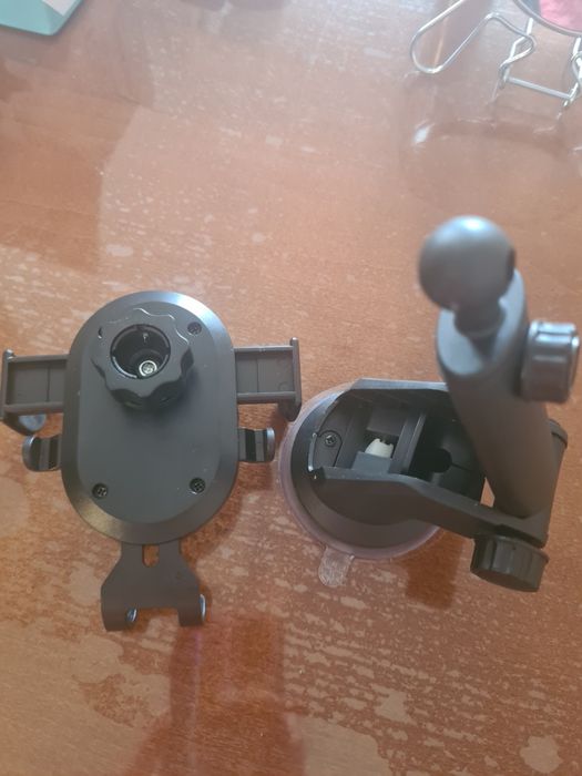 Поставка за телефон за автомобил