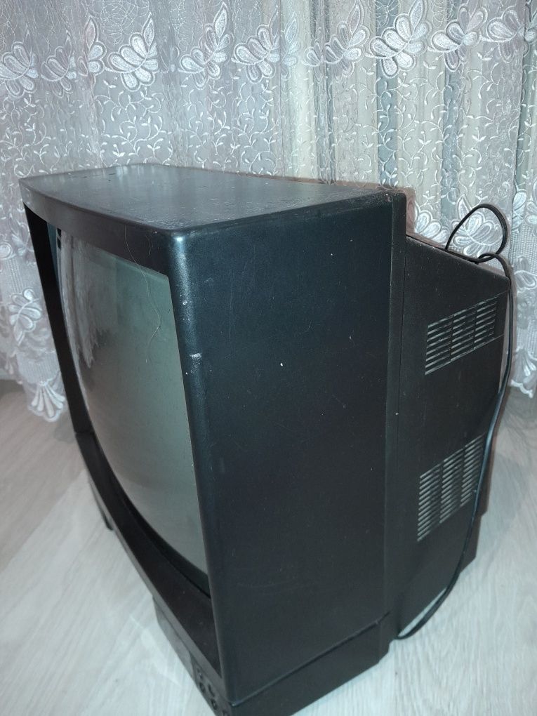 Телевизор чёрный