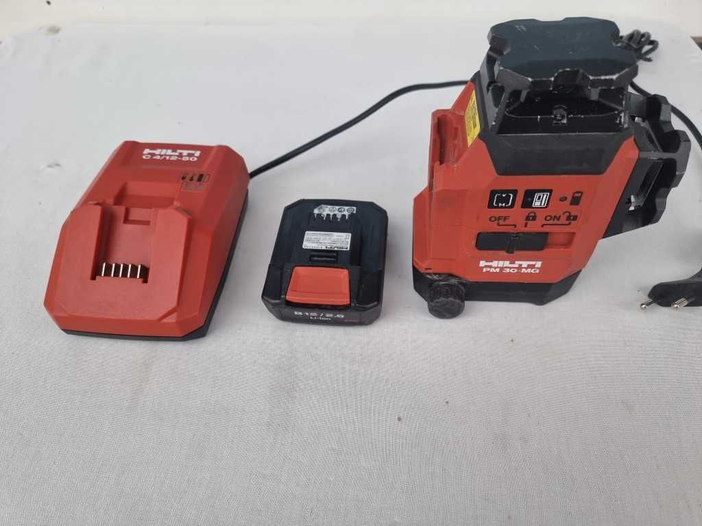 Hilti PM 30-MG - Мултилинеен лазерен уред с 3 зелени линии 360°