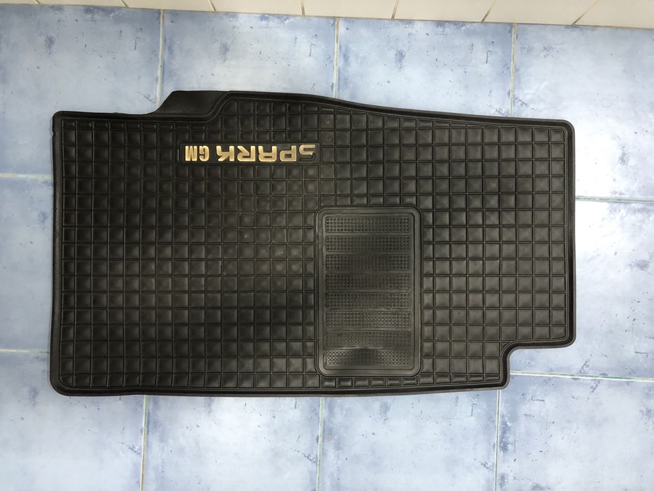 Резиновый полик для Спарка