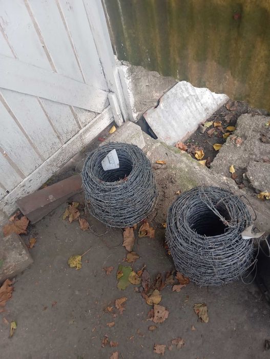 Sârmă ghimpată..