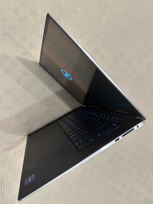 Dell XPS 9520 15.6 OLED Intel i9 12900HK 32 GB RAM 1TB SSD RTX 3050 Ti