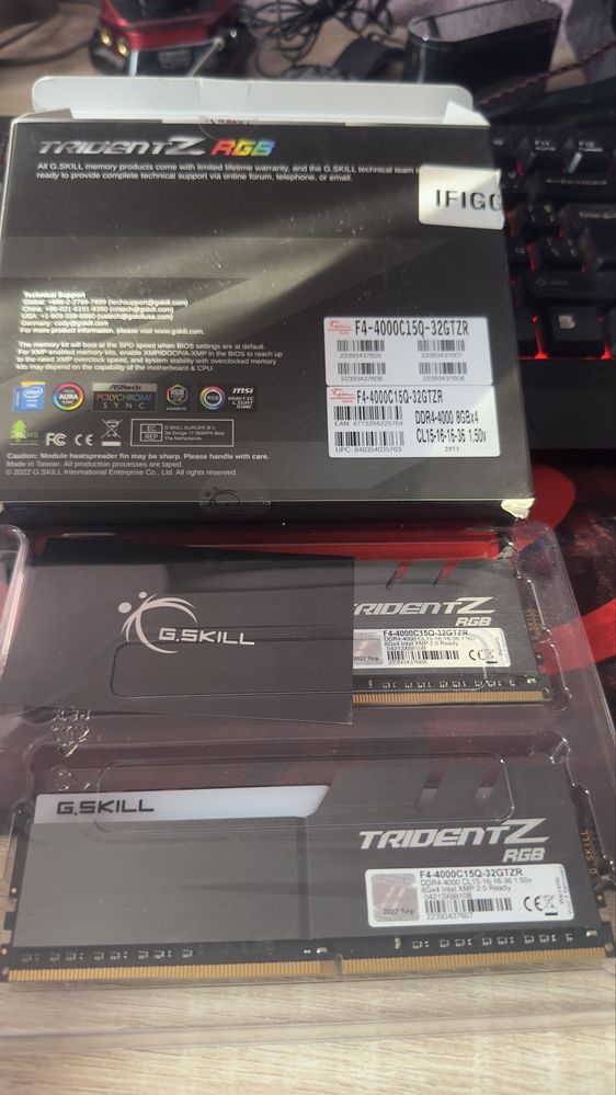 G.SKILL Trident Z RGB 32GB (4x8GB) 4000MHzCL15 F4-4000C15Q-32GTZR