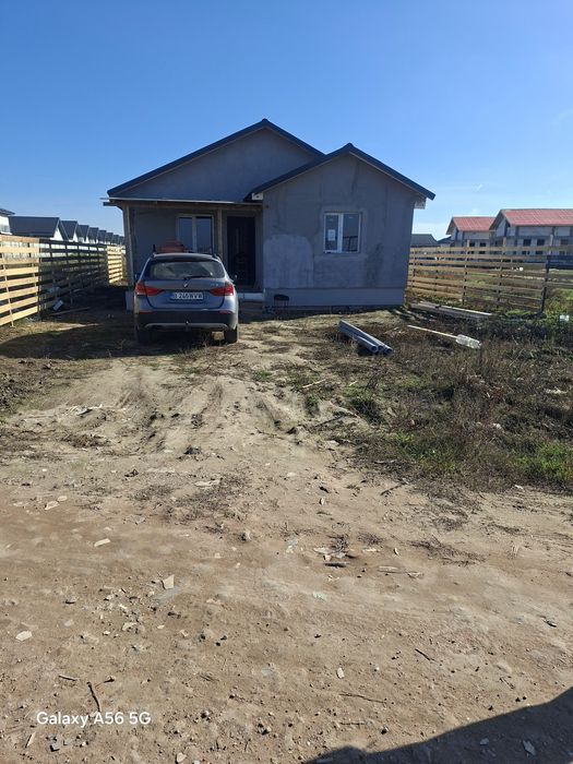 Persoana fizica vând casa