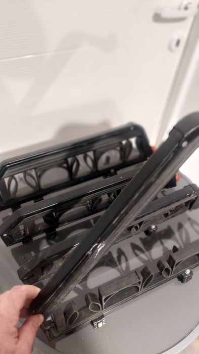 Suport schiuri(ski) auto pentru bare transversale