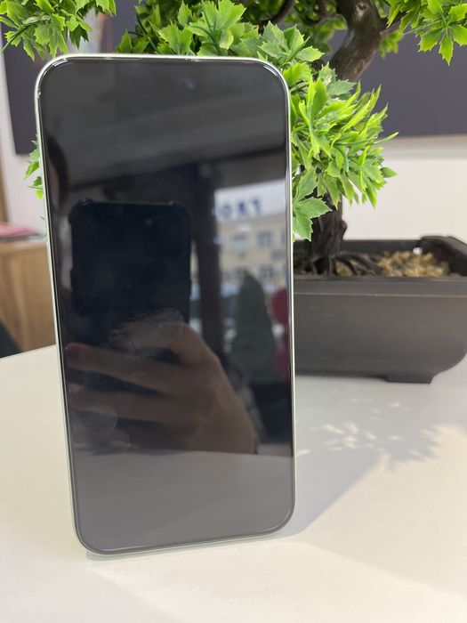 iPhone 15 plus на идеальном состоянии