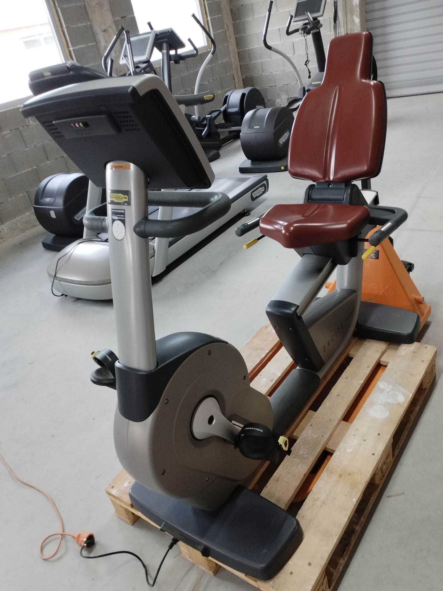 Technogym New Recline Bike 700 Wellness TV