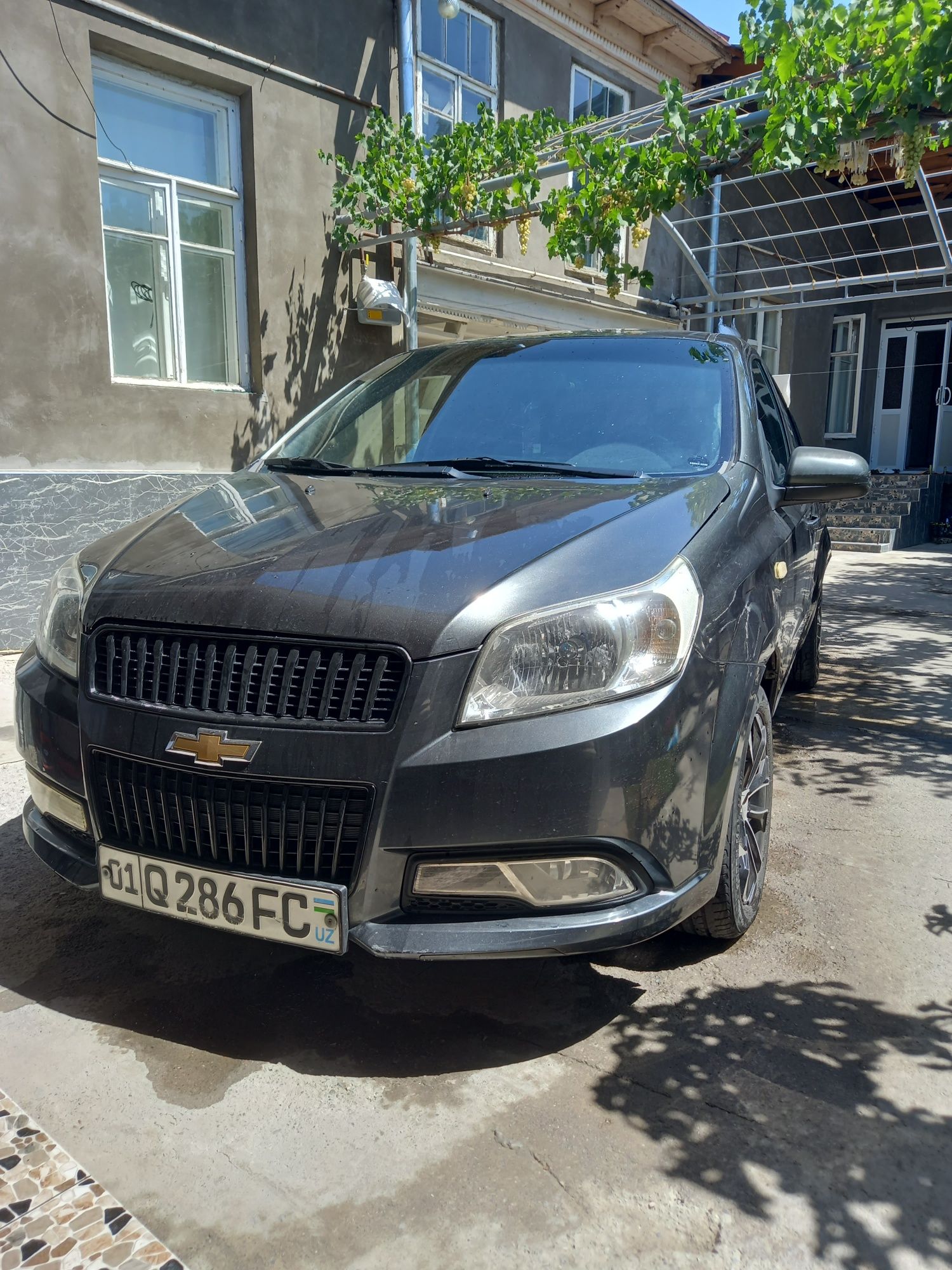 Nexia 3 moshina Yashi xolatda abmen bor Chevroletga