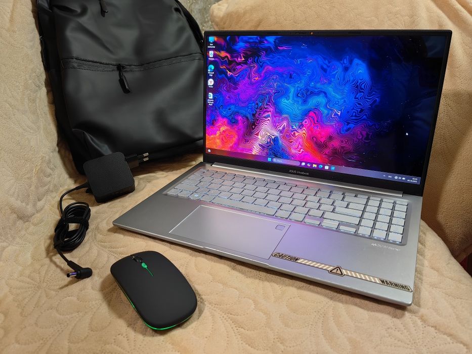 Asus Vivobook 15 Core i5-13500H, 32GB, 1TB, 3k OLED 600nit, 100% DCi-P