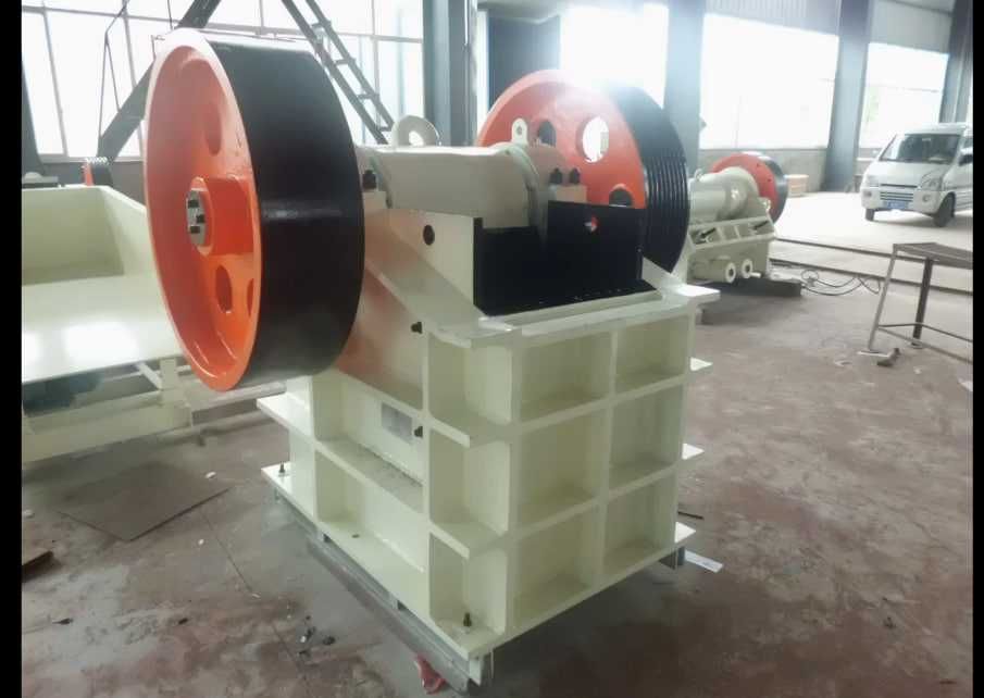 От компании Torui дробилка для производства шебенья