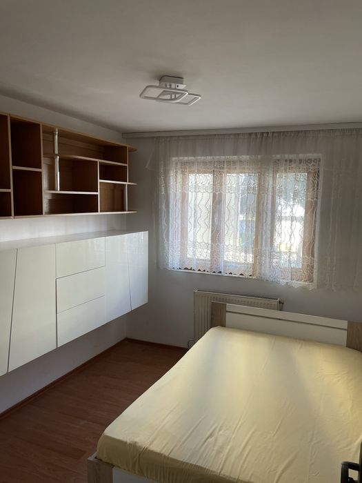 Inchiriez apartament