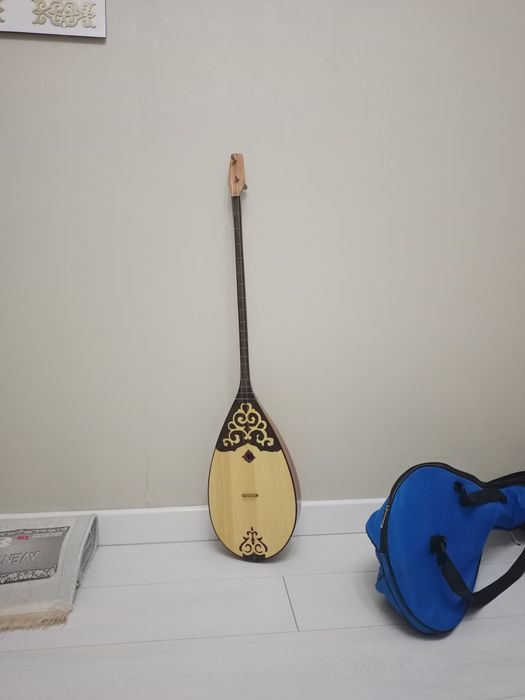 Домбыра сатылады